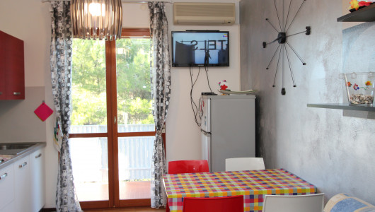 VALBELLA - TWO-ROOM APARTMENT WITH SUNNY TERRACE