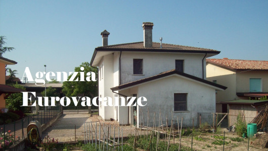 CAORLE - FOR SALE SINGLE VILLA NEAR TO THE BEACH